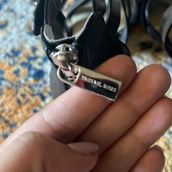 MICHAEL Michael KORS heels - Picture 3 of 8
